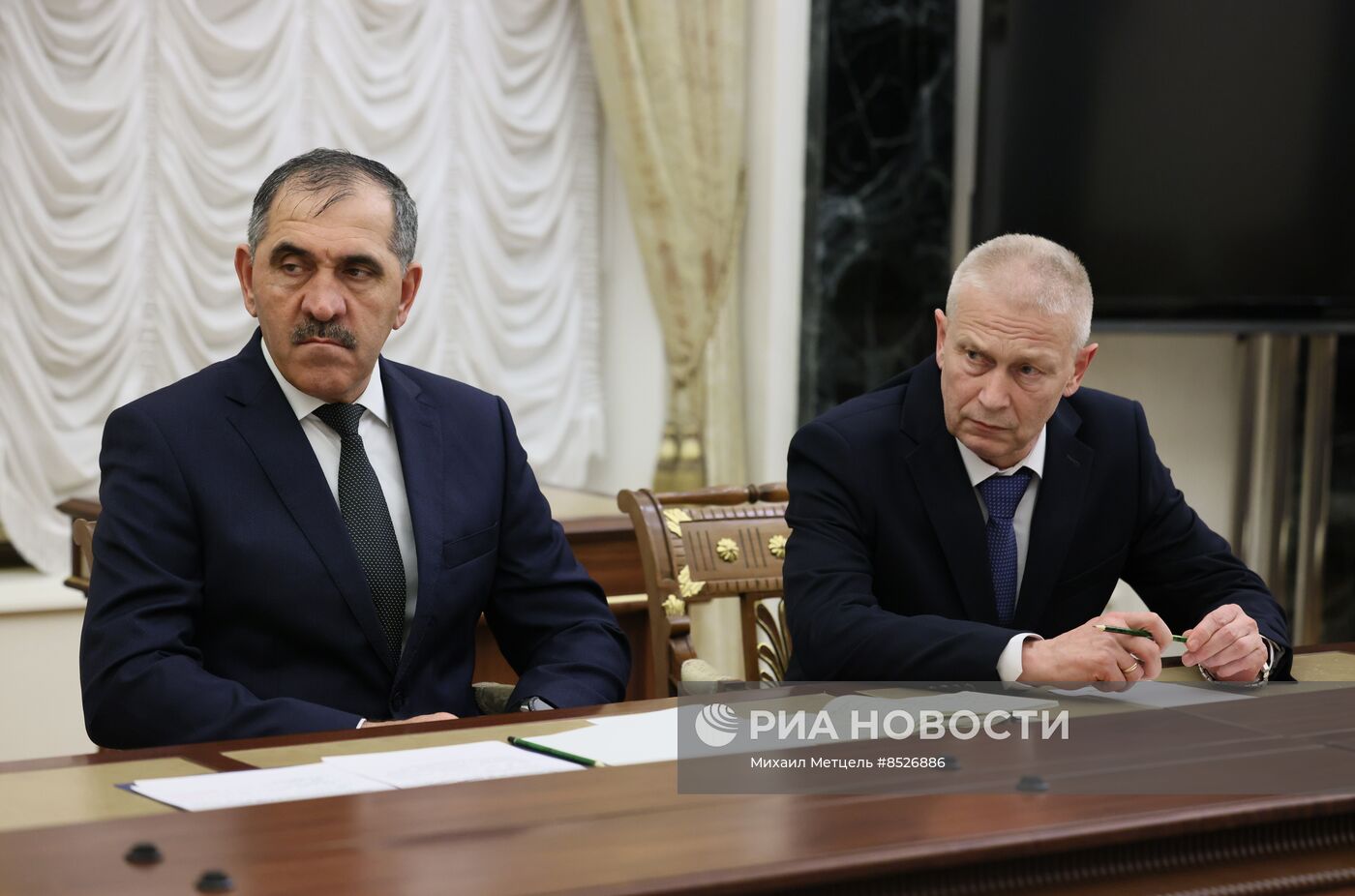 Президент РФ В. Путин провел встречу с Ю.-Б. Евкуровым и А. Трошевым