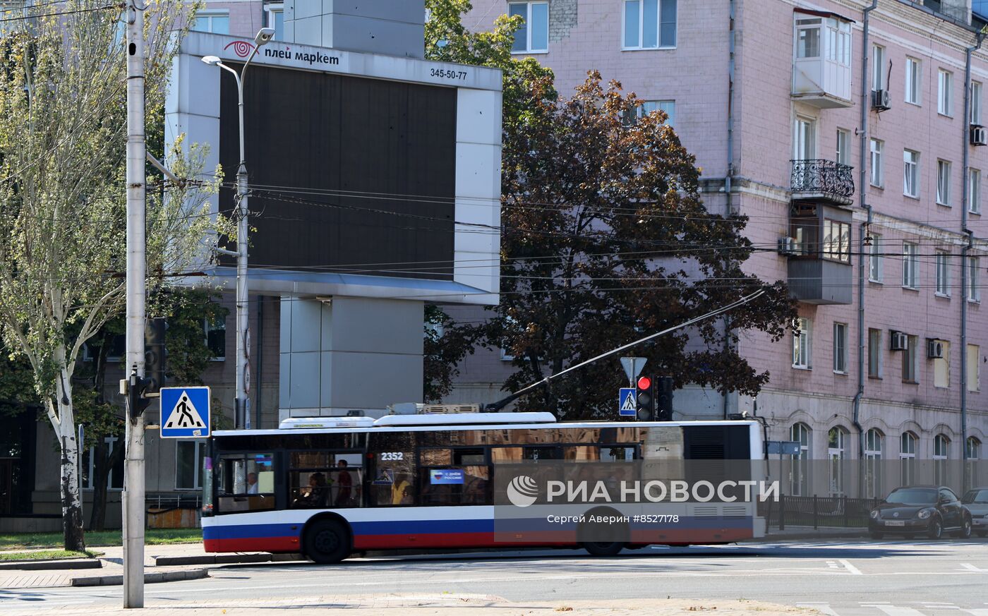 Подготовка к празднованию Дня воссоединения новых регионов с Россией в ДНР