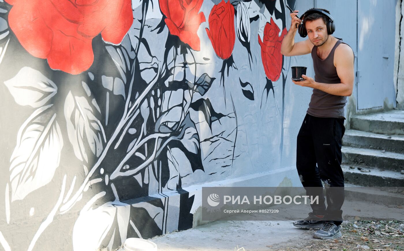 Подготовка к празднованию Дня воссоединения новых регионов с Россией в ДНР