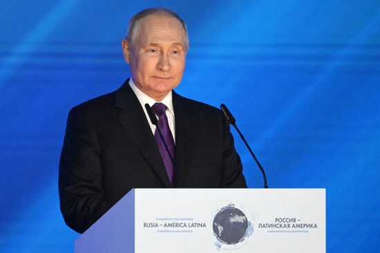 Президент РФ В. Путин принял участие в открытии  Международной парламентской конференции "Россия - Латинская Америка"