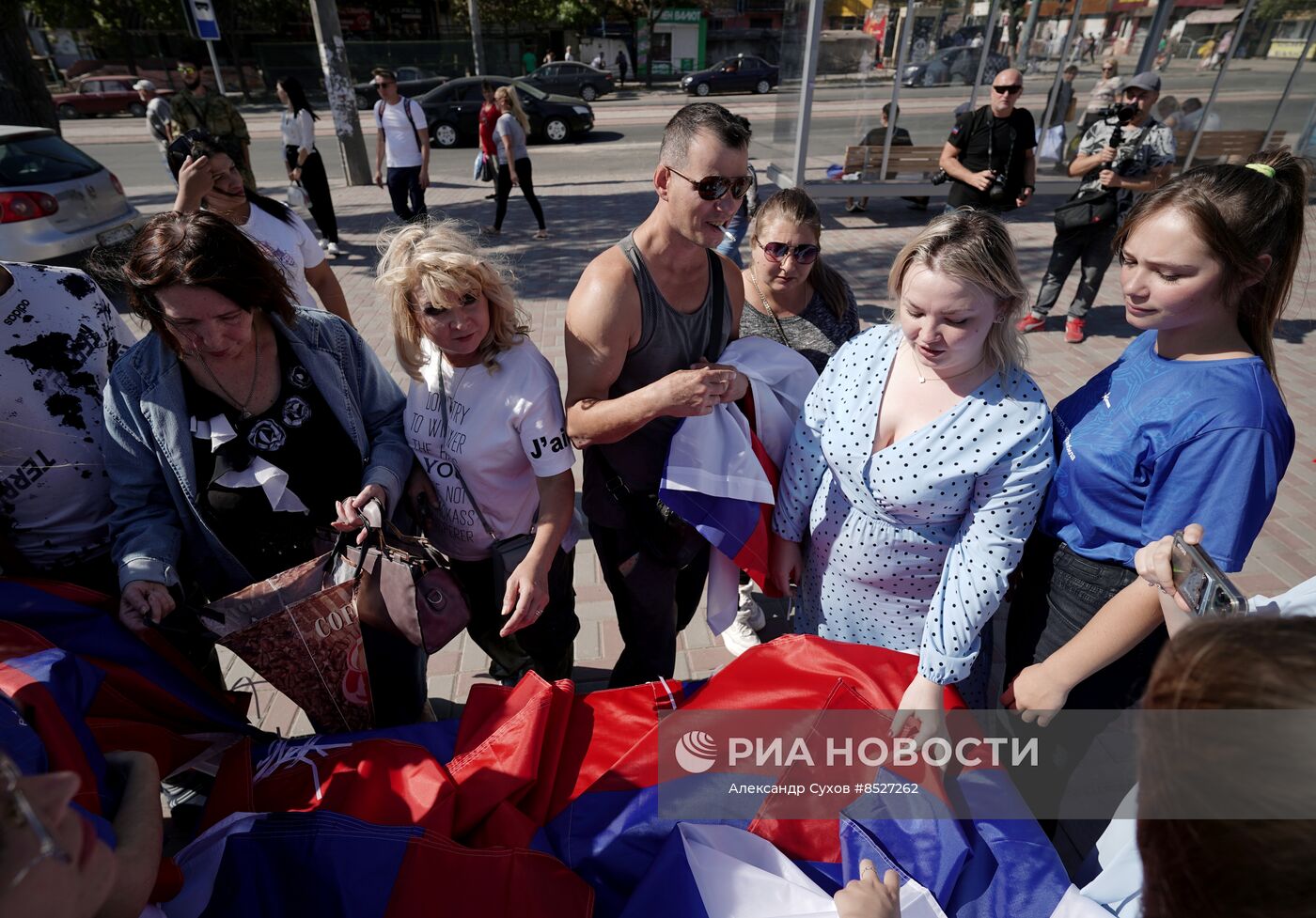 Подготовка к празднованию Дня воссоединения новых регионов с Россией в ДНР