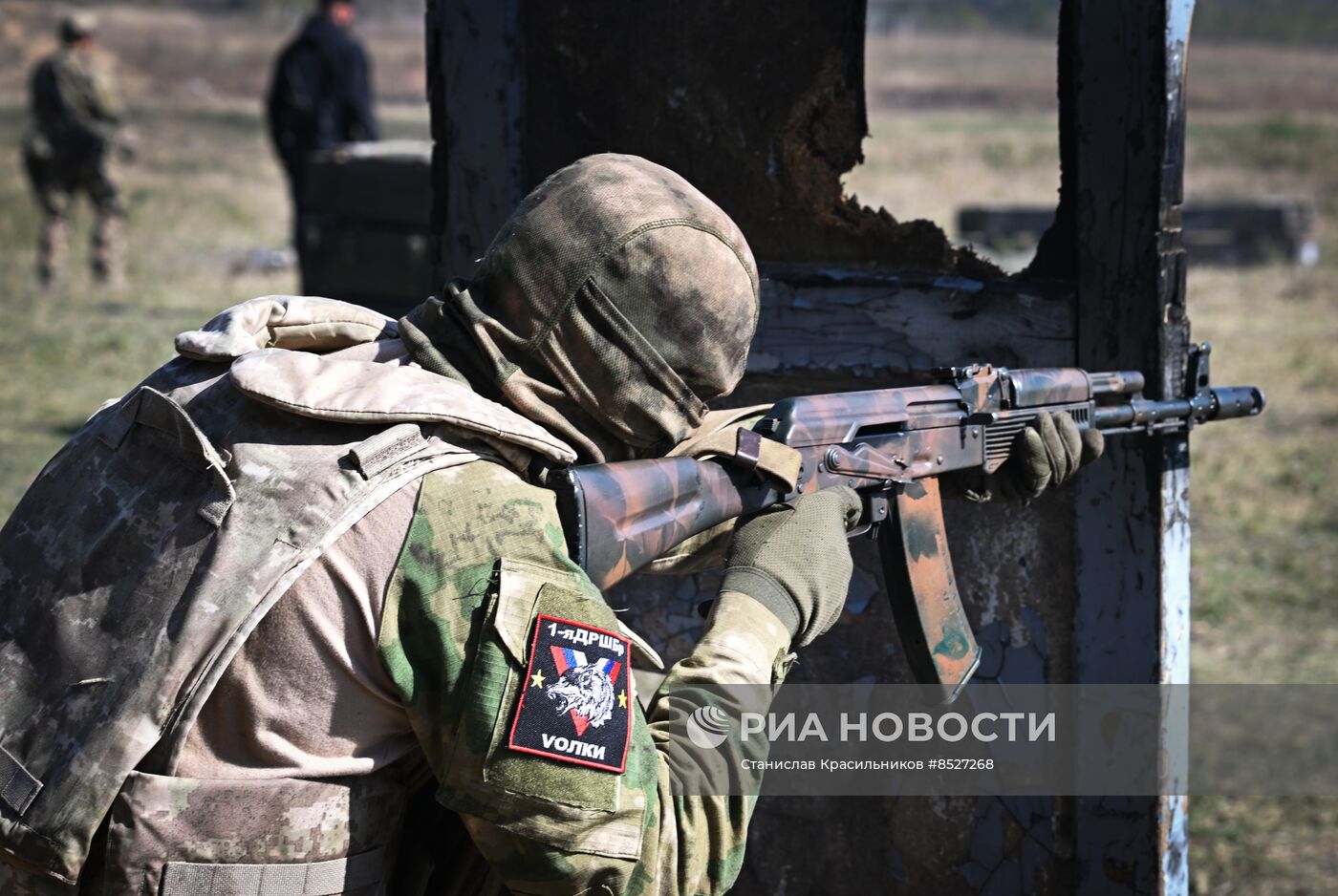 Подготовка бойцов разведывательно-десантно-штурмового батальона "Волки"