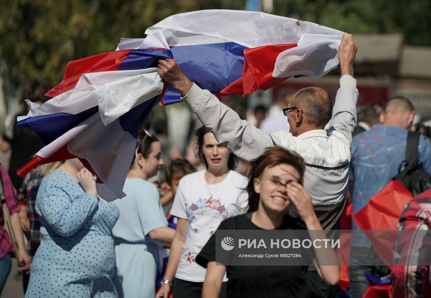 Подготовка к празднованию Дня воссоединения новых регионов с Россией в ДНР