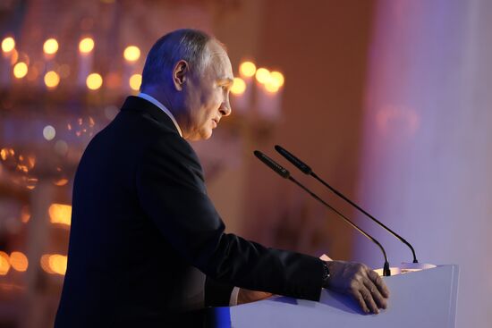 Президент РФ В. Путин принял участие в открытии  Международной парламентской конференции "Россия - Латинская Америка"