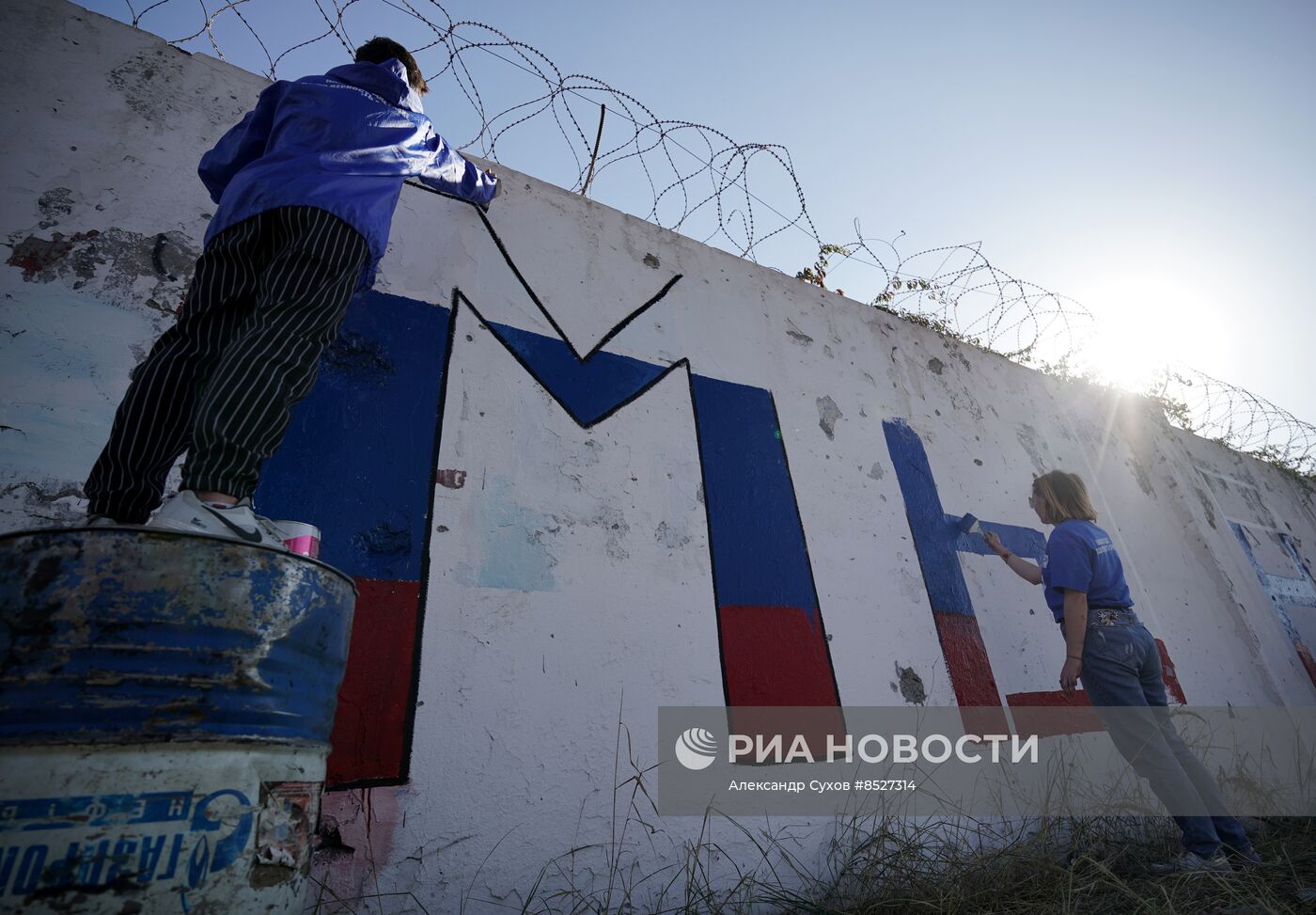Подготовка к празднованию Дня воссоединения новых регионов с Россией в ДНР
