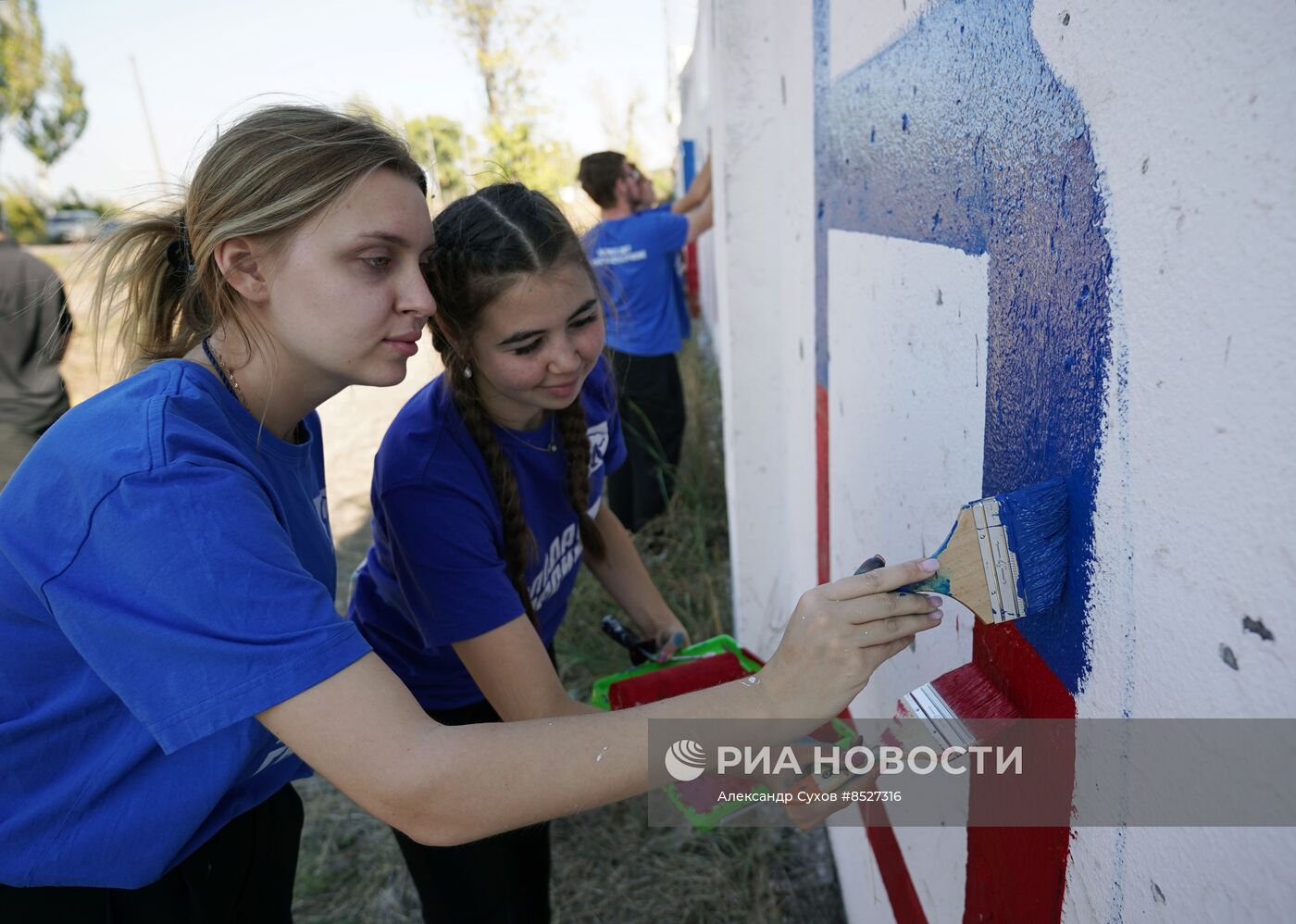 Подготовка к празднованию Дня воссоединения новых регионов с Россией в ДНР