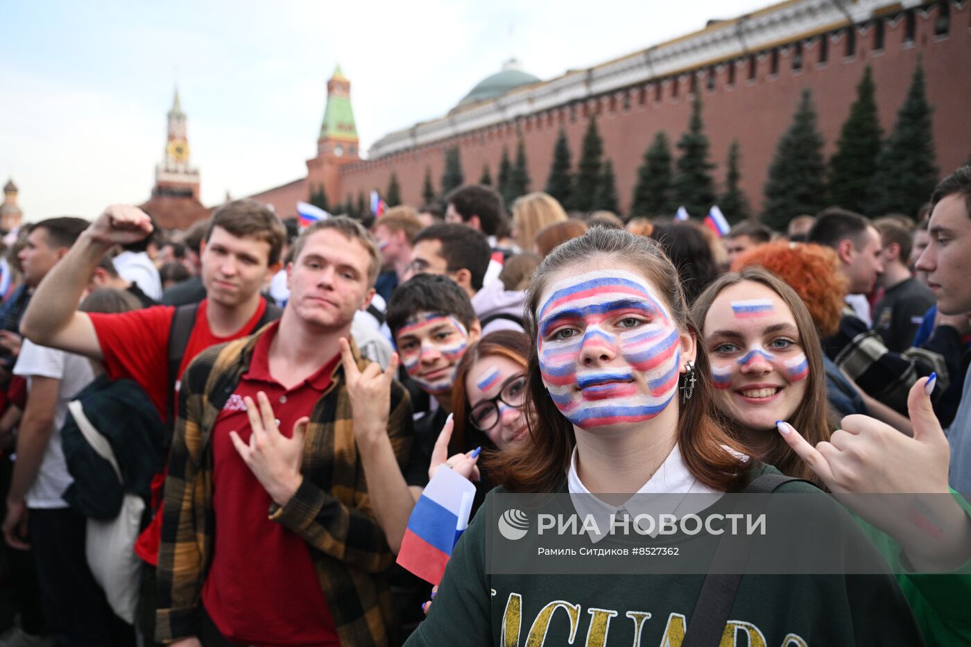 Праздничный концерт "Одна страна, одна семья, одна Россия!" на Красной площади