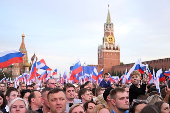 Праздничный концерт "Одна страна, одна семья, одна Россия!" на Красной площади