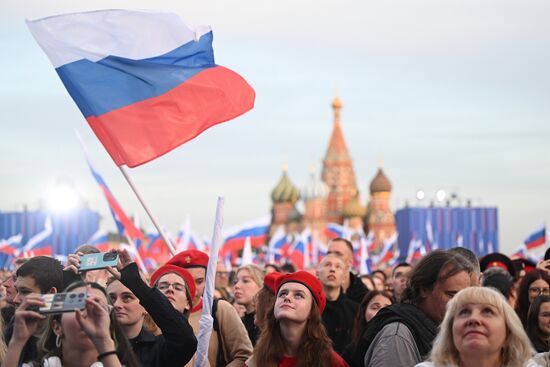 Праздничный концерт "Одна страна, одна семья, одна Россия!" на Красной площади