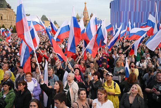 Праздничный концерт "Одна страна, одна семья, одна Россия!" на Красной площади