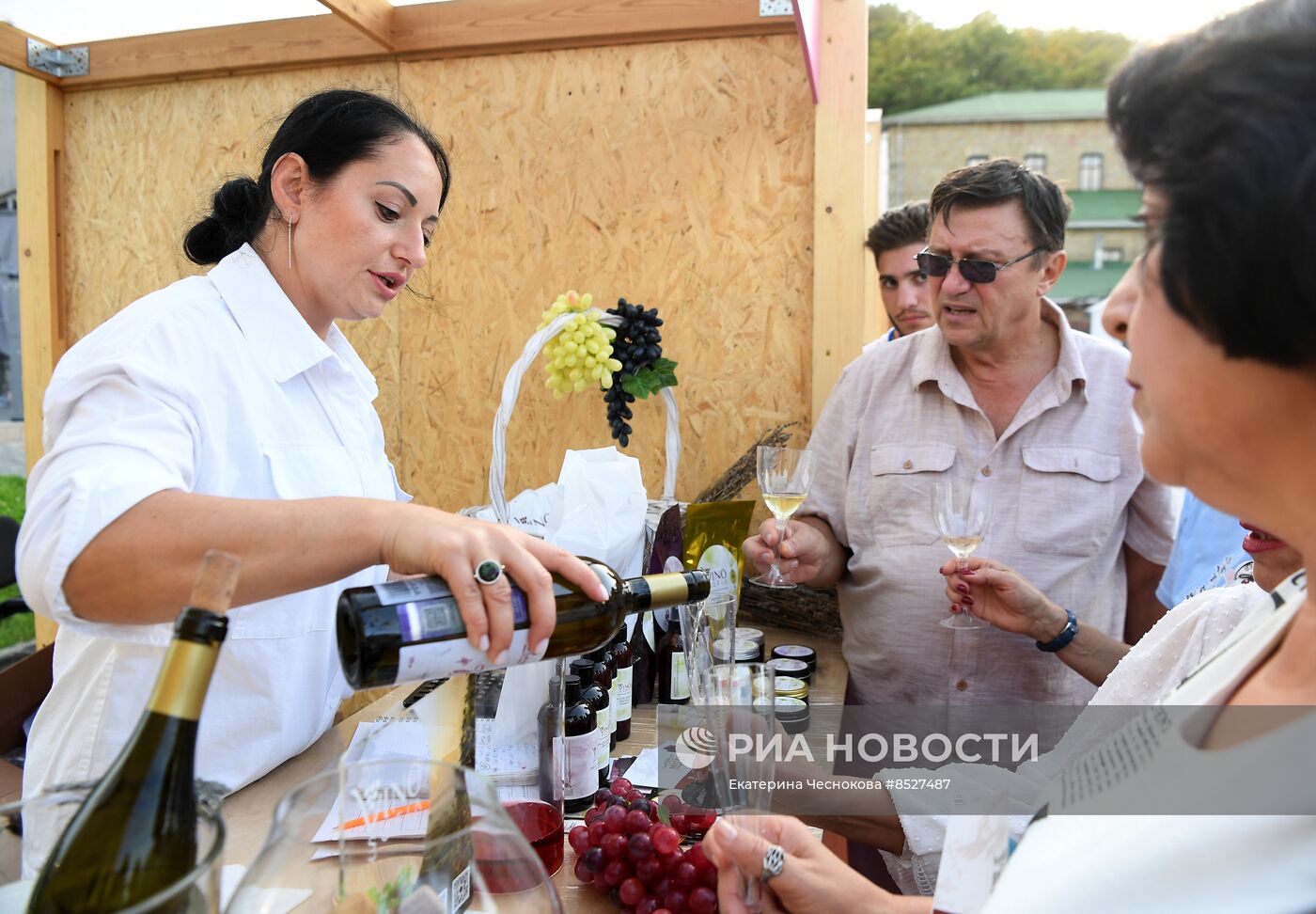 Гастрономический фестиваль "Черноморская винная неделя"