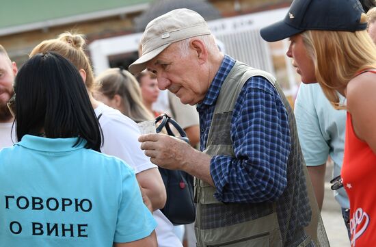 Гастрономический фестиваль "Черноморская винная неделя"