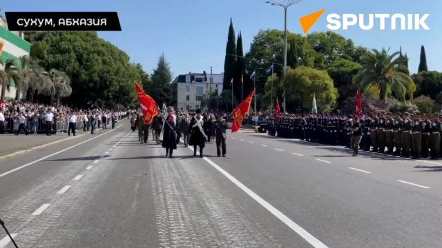 Праздничное шествие открыли ветераны Отечественной войны народа Абхазии