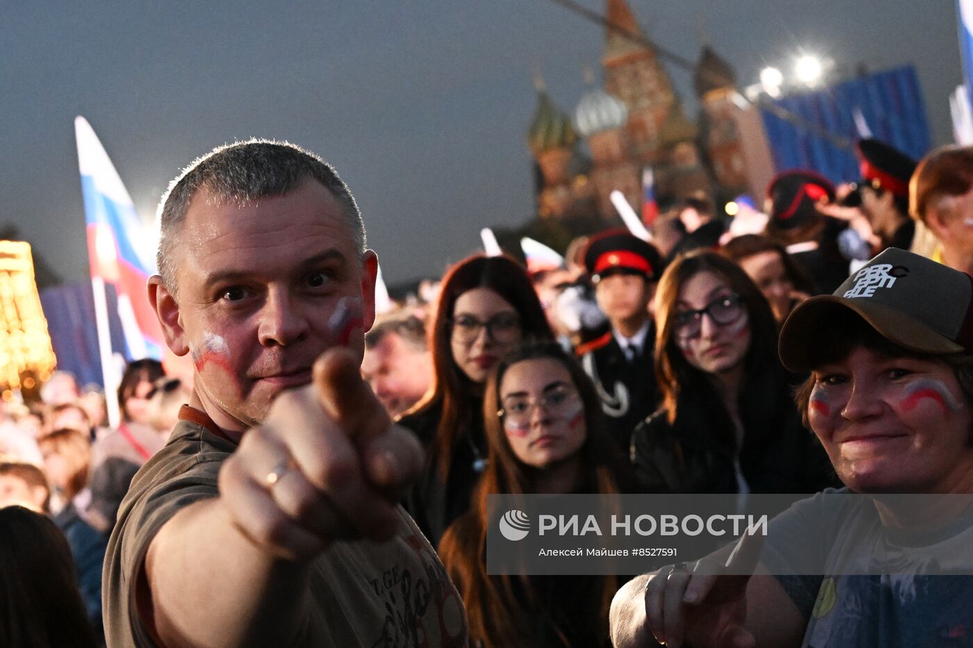 Праздничный концерт "Одна страна, одна семья, одна Россия!" на Красной площади