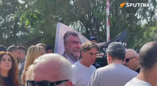 В центре Еревана проходит акция протеста в поддержку Варданяна