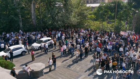 В центре Еревана проходит акция в поддержку Варданяна