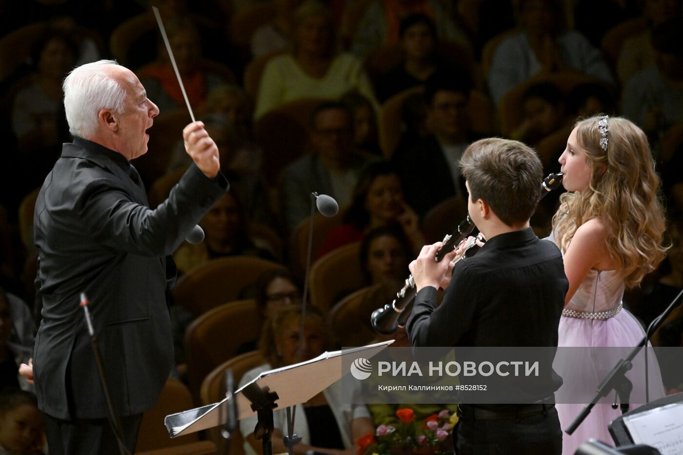 ХХ Международный фестиваль "Москва встречает друзей"