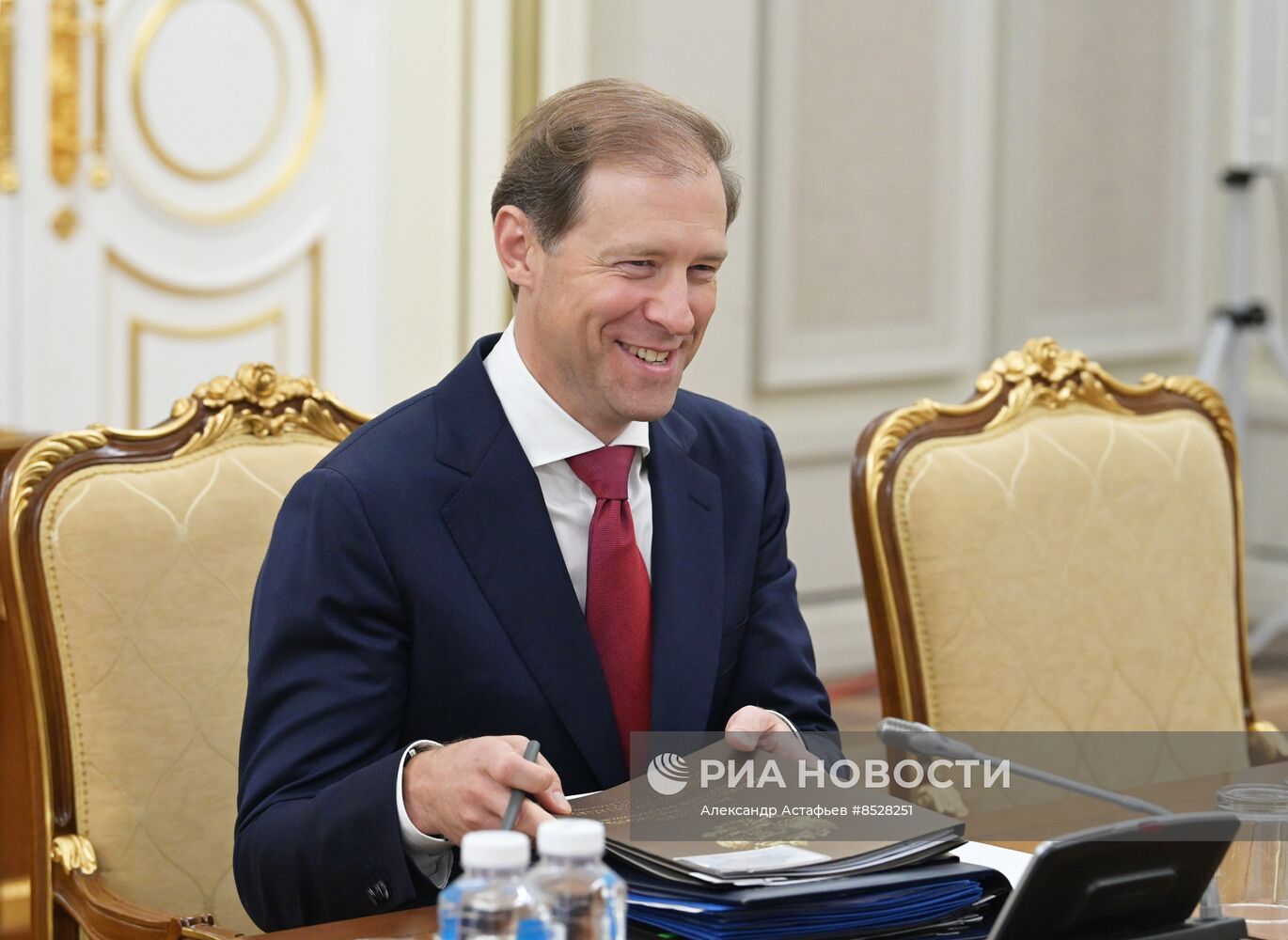 Премьер-министр РФ М. Мишустин провел совещание c вице-премьерами РФ