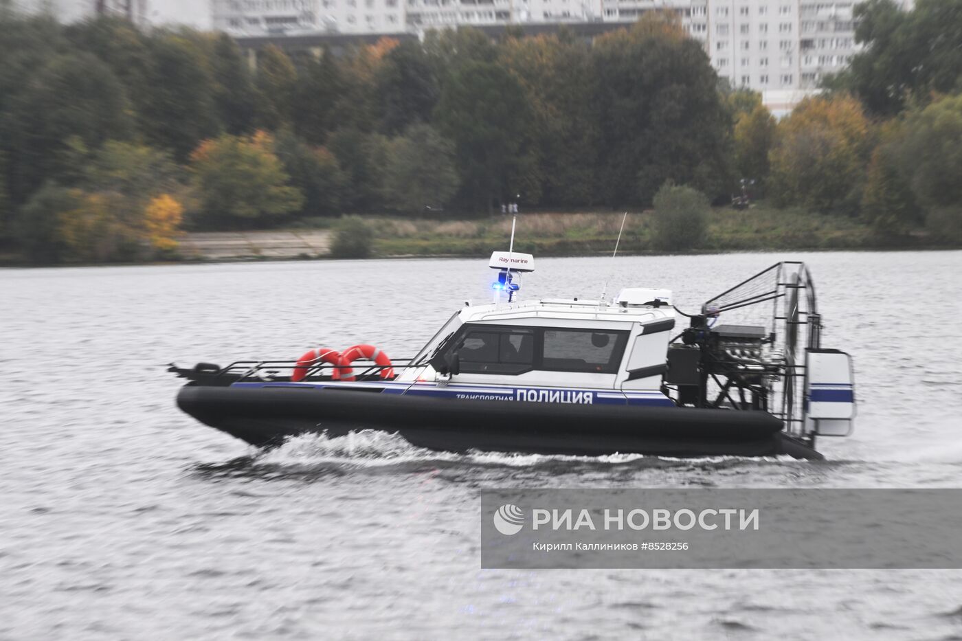 Передача Мосгортрансом аэролодки ЛО МВД России на водном транспорте