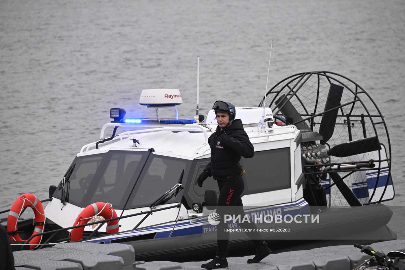 Передача Мосгортрансом аэролодки ЛО МВД России на водном транспорте
