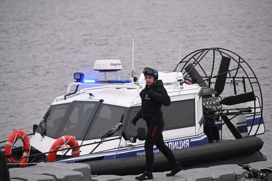 Передача Мосгортрансом аэролодки ЛО МВД России на водном транспорте