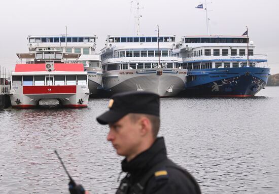 Передача Мосгортрансом аэролодки ЛО МВД России на водном транспорте