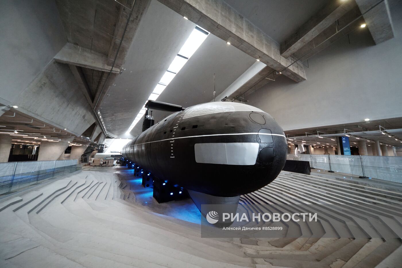 Работы по внутренней реставрации АПЛ К-3 "Ленинский комсомол" в Кронштадте