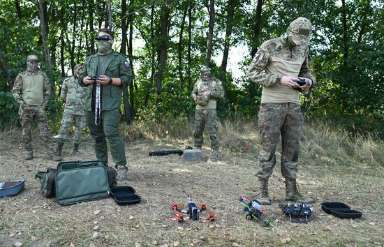 Полевой учебный центр "Небесный воин" ЦВО по подготовке операторов и перехватчиков БПЛА