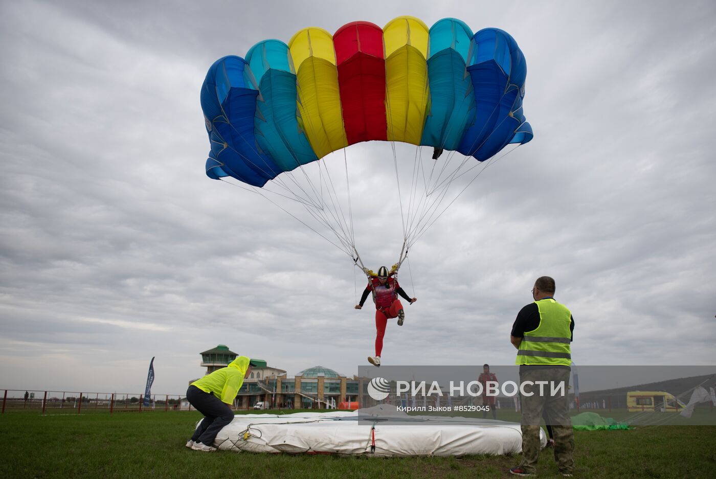Чемпионат по парашютному спорту в Гудермесе