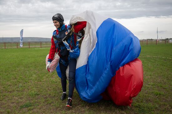 Чемпионат по парашютному спорту в Гудермесе