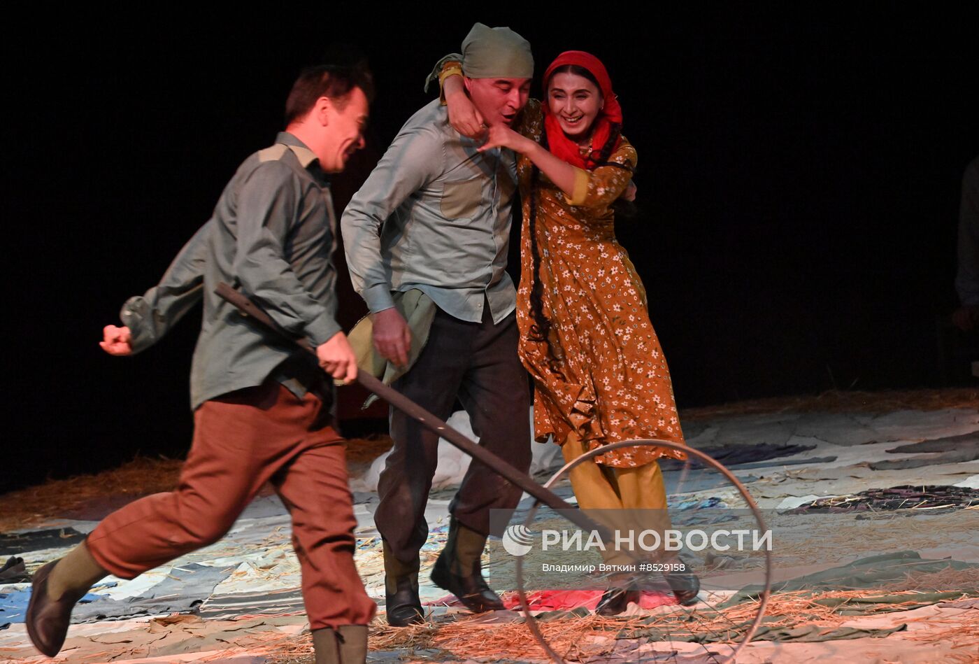 Спектакль "Материнское поле" в рамках международного театрального фестиваля им. А.П. Чехова