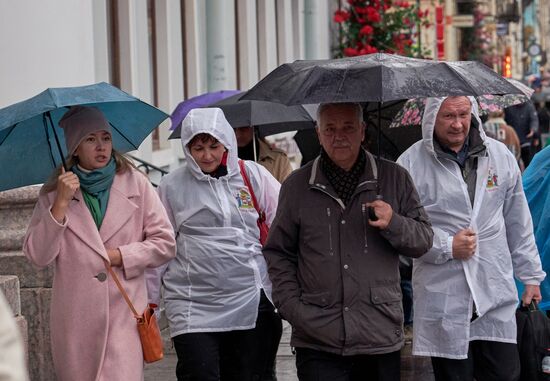 Штормовое предупреждение объявлено в Санкт-Петербурге