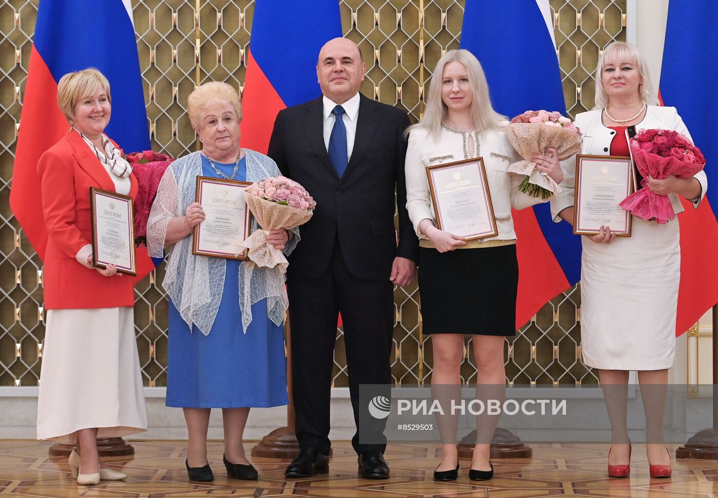 Премьер-министр РФ М. Мишустин вручил премии в области образования