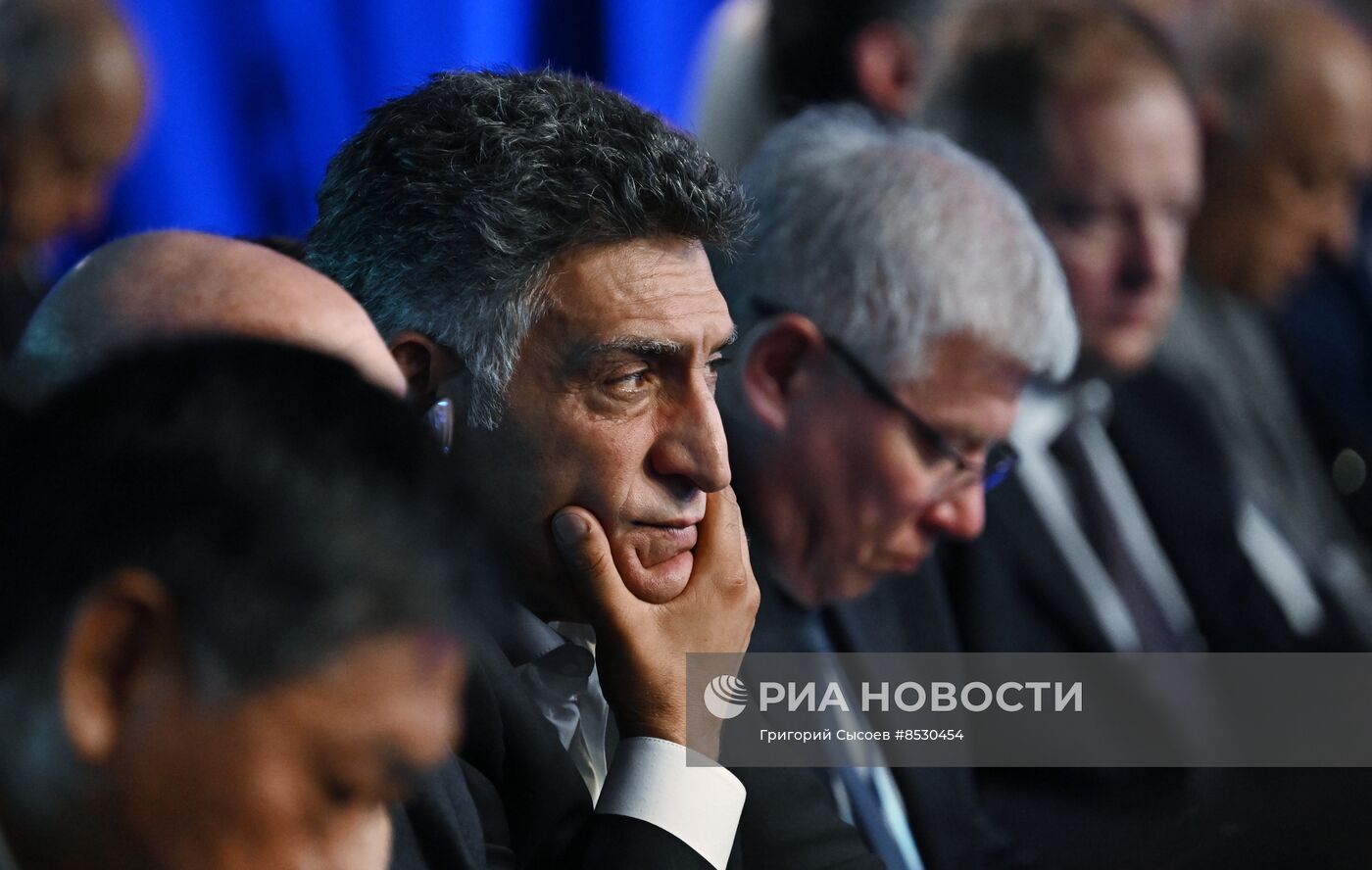 Президент РФ В. Путин принял участие в работе дискуссионного клуба "Валдай"