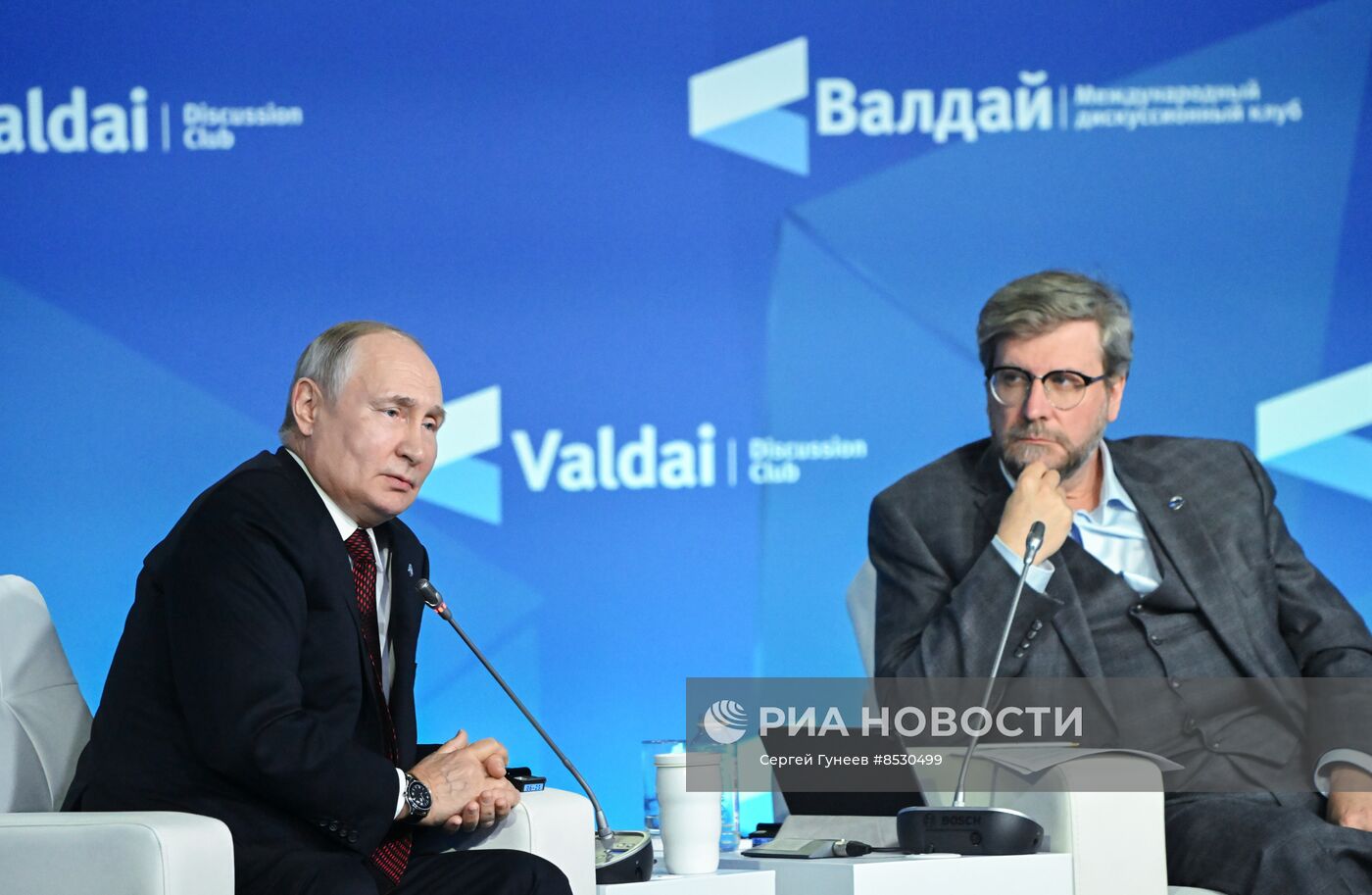 Президент РФ В. Путин принял участие в работе дискуссионного клуба "Валдай"