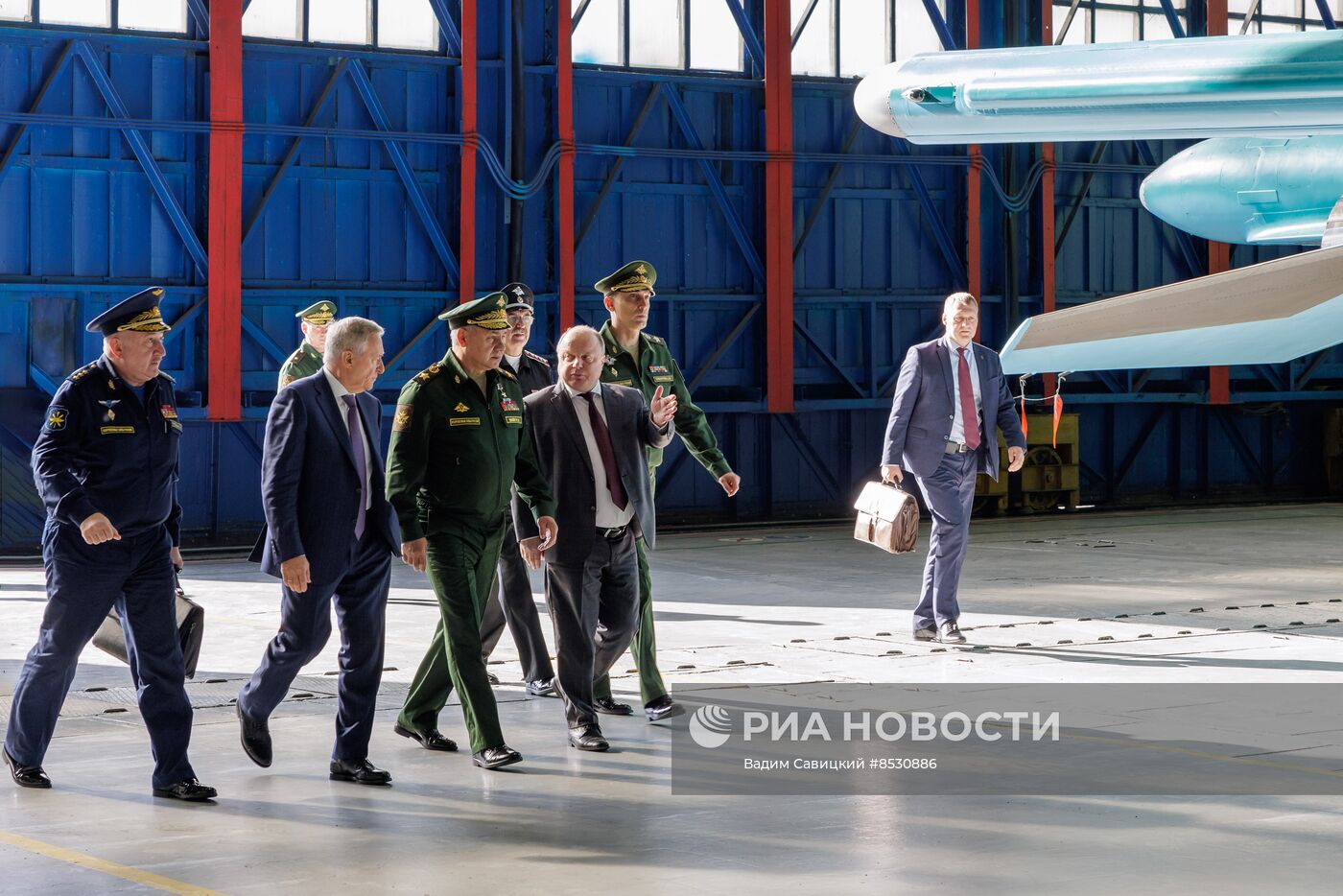 Министр обороны РФ С. Шойгу посетил завод им. В. П. Чкалова