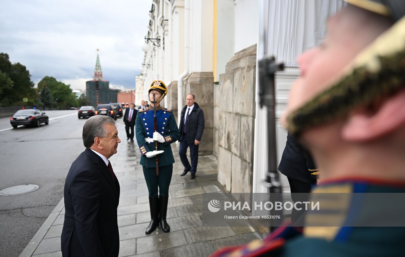 Переговоры президента РФ В. Путина и президента Узбекистана Ш. Мирзиеева