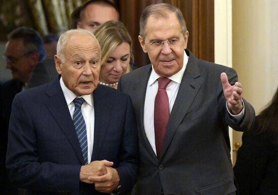 Встреча главы МИД РФ С. Лаврова и  Генерального секретаря ЛАГ А. Абульгейта
