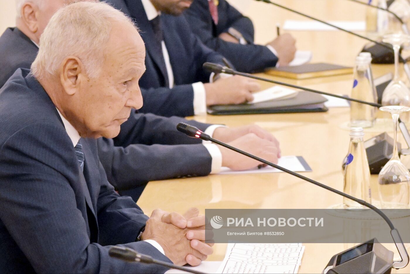 Встреча главы МИД РФ С. Лаврова и Генерального секретаря ЛАГ А. Абульгейта