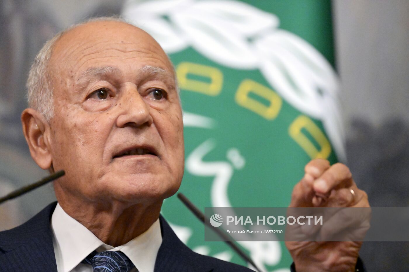 Встреча главы МИД РФ С. Лаврова и Генерального секретаря ЛАГ А. Абульгейта