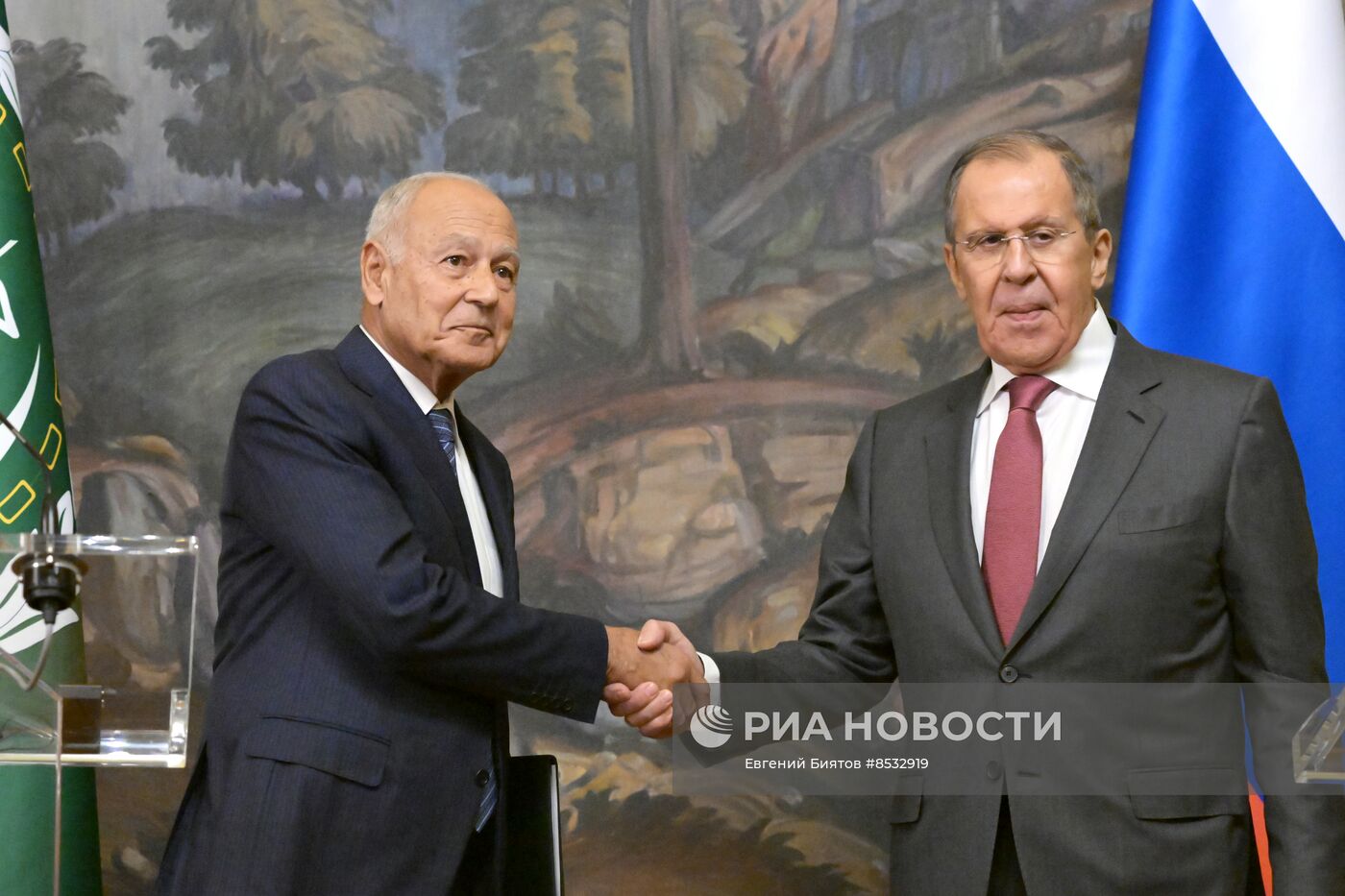 Встреча главы МИД РФ С. Лаврова и Генерального секретаря ЛАГ А. Абульгейта