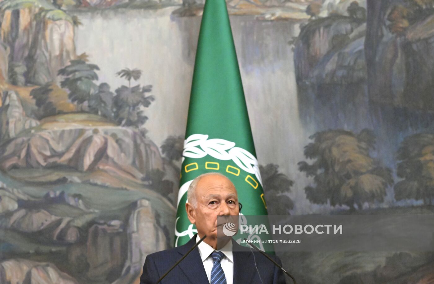 Встреча главы МИД РФ С. Лаврова и Генерального секретаря ЛАГ А. Абульгейта