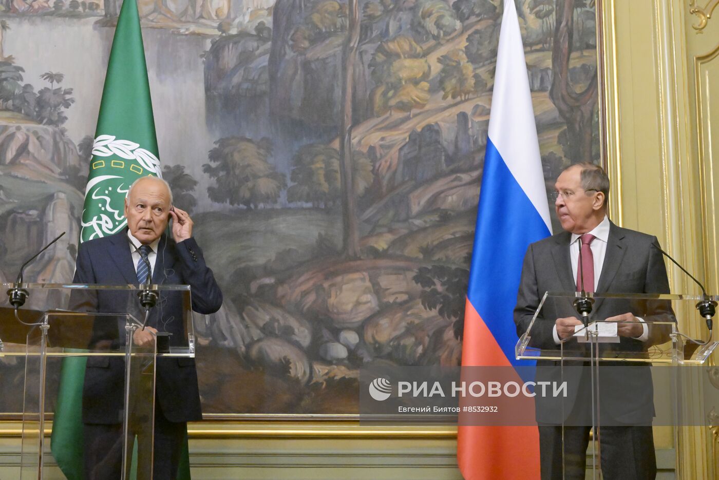 Встреча главы МИД РФ С. Лаврова и Генерального секретаря ЛАГ А. Абульгейта