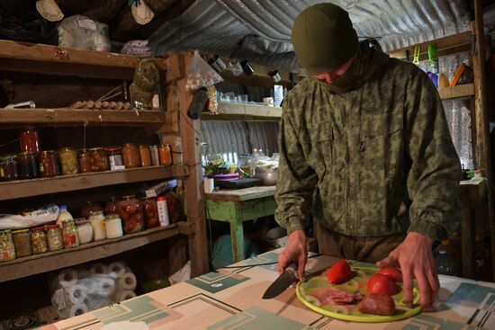 Подготовка мотострелковых подразделений к зимнему периоду в Запорожской области