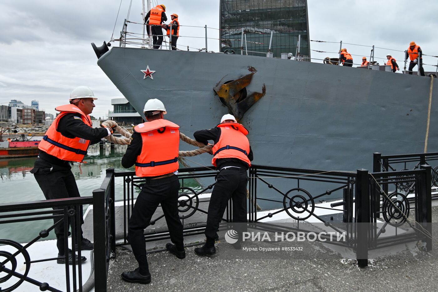 Российский корабль-ракетоносец "Татарстан" прибыл в Баку