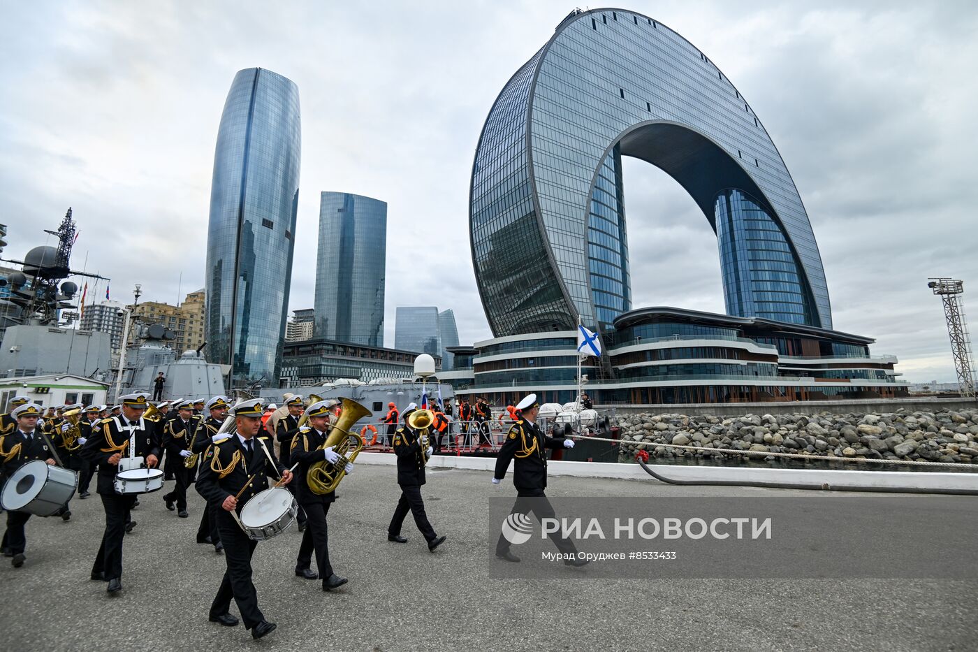 Российский корабль-ракетоносец "Татарстан" прибыл в Баку