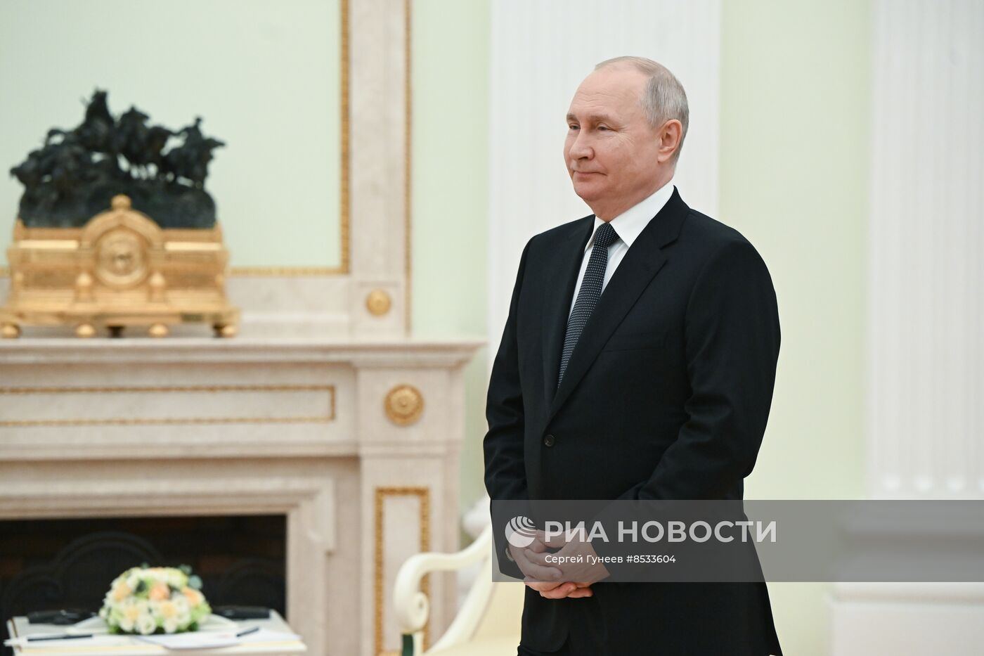 Встреча президента РФ В. Путина с премьер-министром Ирака М. ас-Судани