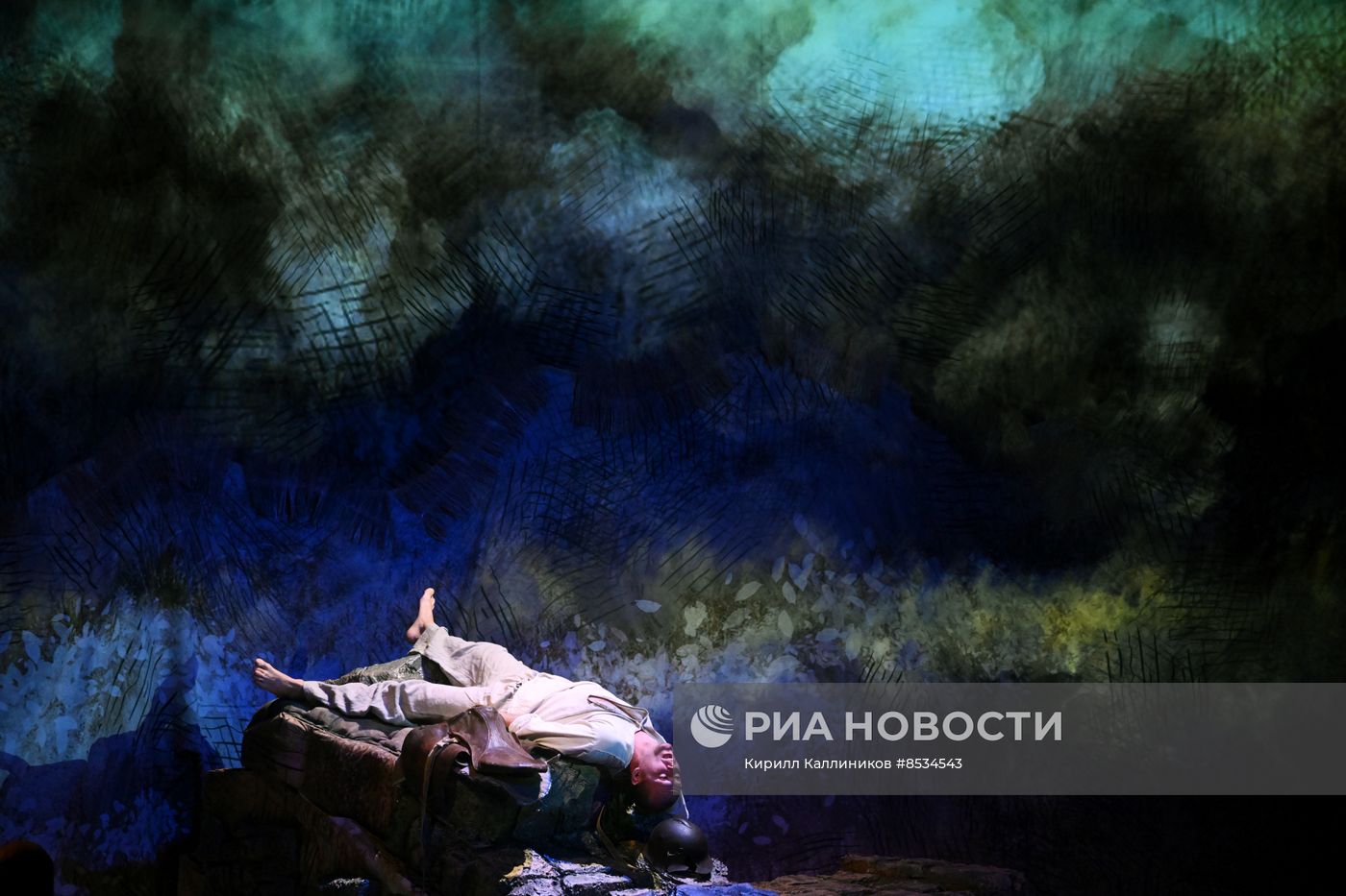 Спектакль "Слепые кони фортуны" в театре "Эрмитаж"