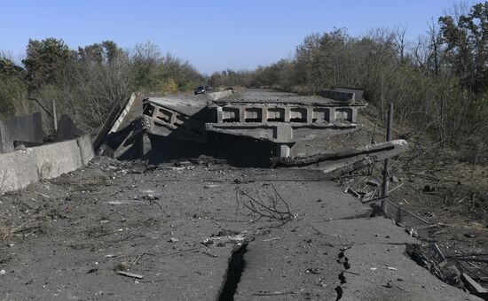 При обстрелах ВСУ разрушился мост между Ясиноватой и Горловкой В ДНР