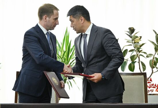 Визит президента РФ В. Путина в Киргизию